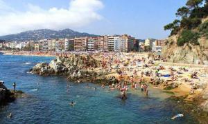 Őrült tengerparti nyaralás Lloret de Marban, Spanyolországban