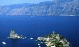 Се изнајмува островот на балетската ѕвезда Рудолф Нуреев Островот Рудолф Нуреев во Италија