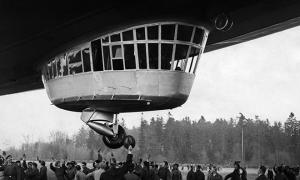 Airship Hindenburg: last flight and disaster German airship Hindenburg