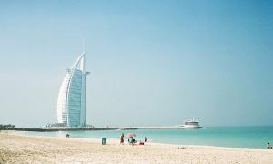 Колку пари да земете во ОАЕ: Која е цената Колку пари да земете во ОАЕ