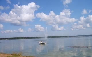 Pirogovskoye Reservoir - recreation and fishing: photos and videos, map of the reservoir Pirogovskoye Reservoir beaches