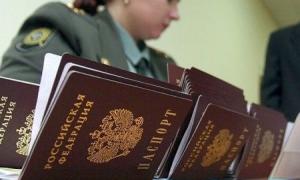 Who is recognized as a stateless person in the Russian Federation?